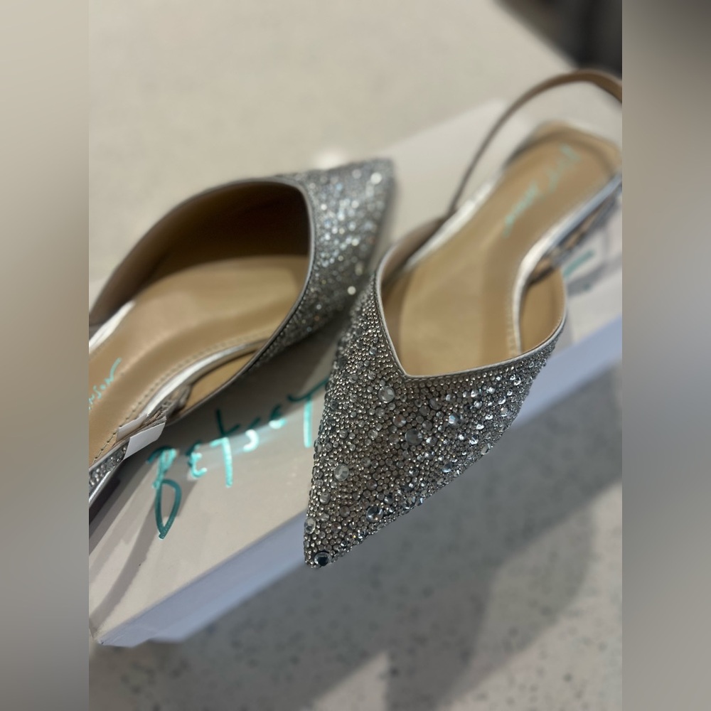 Betsy Johnson Diamond Gem Elegant Silver Women's Slingback Flats Size 7 - Picture 3 of 5